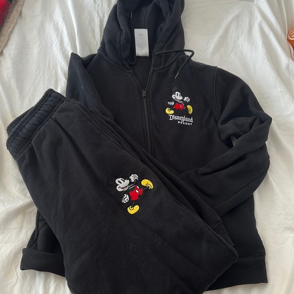 Disney Other - Disney Sweatsuit